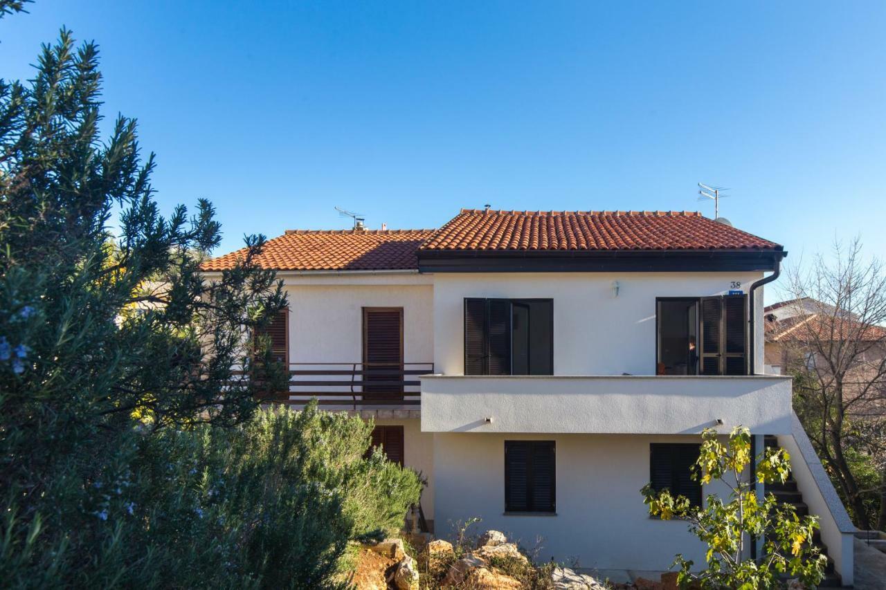 Apartments Karen Krk Town Εξωτερικό φωτογραφία