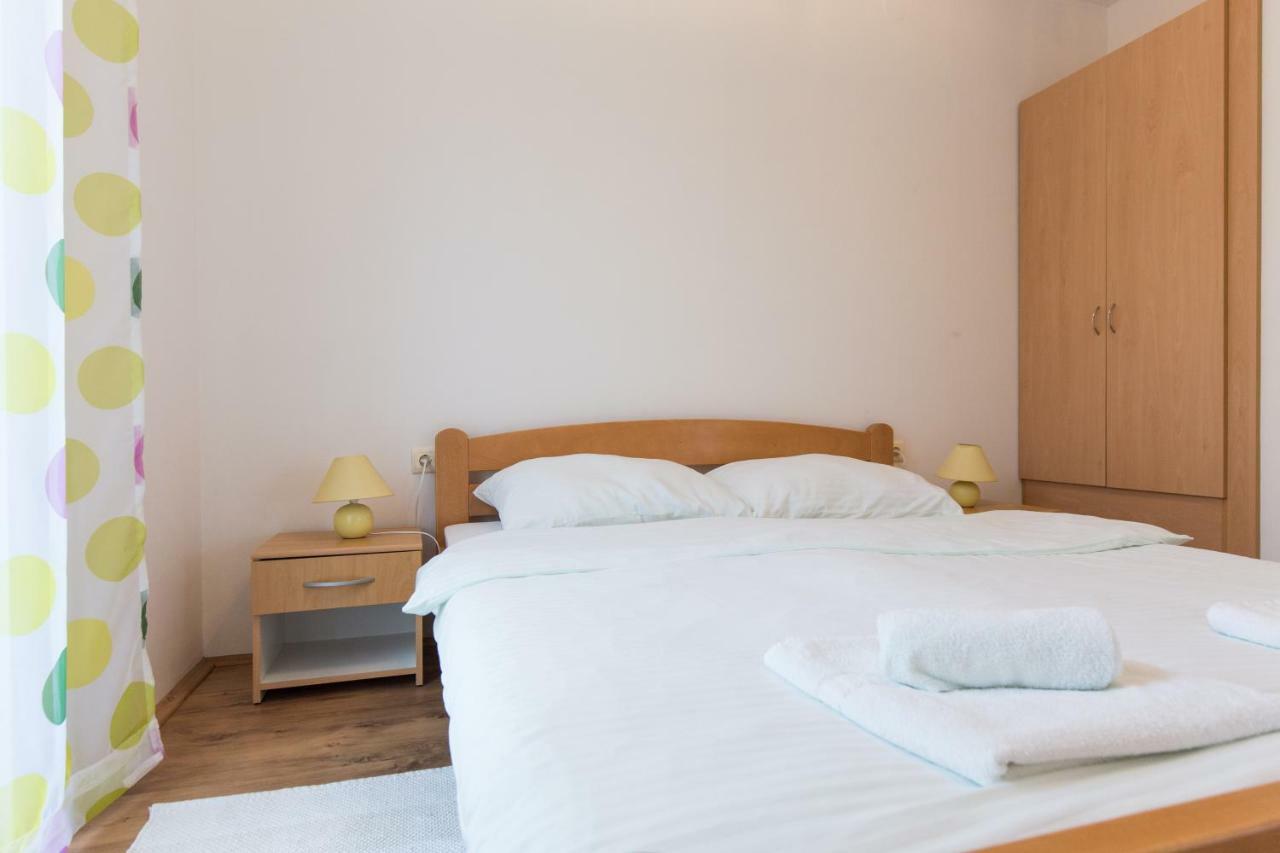 Apartments Karen Krk Town Εξωτερικό φωτογραφία