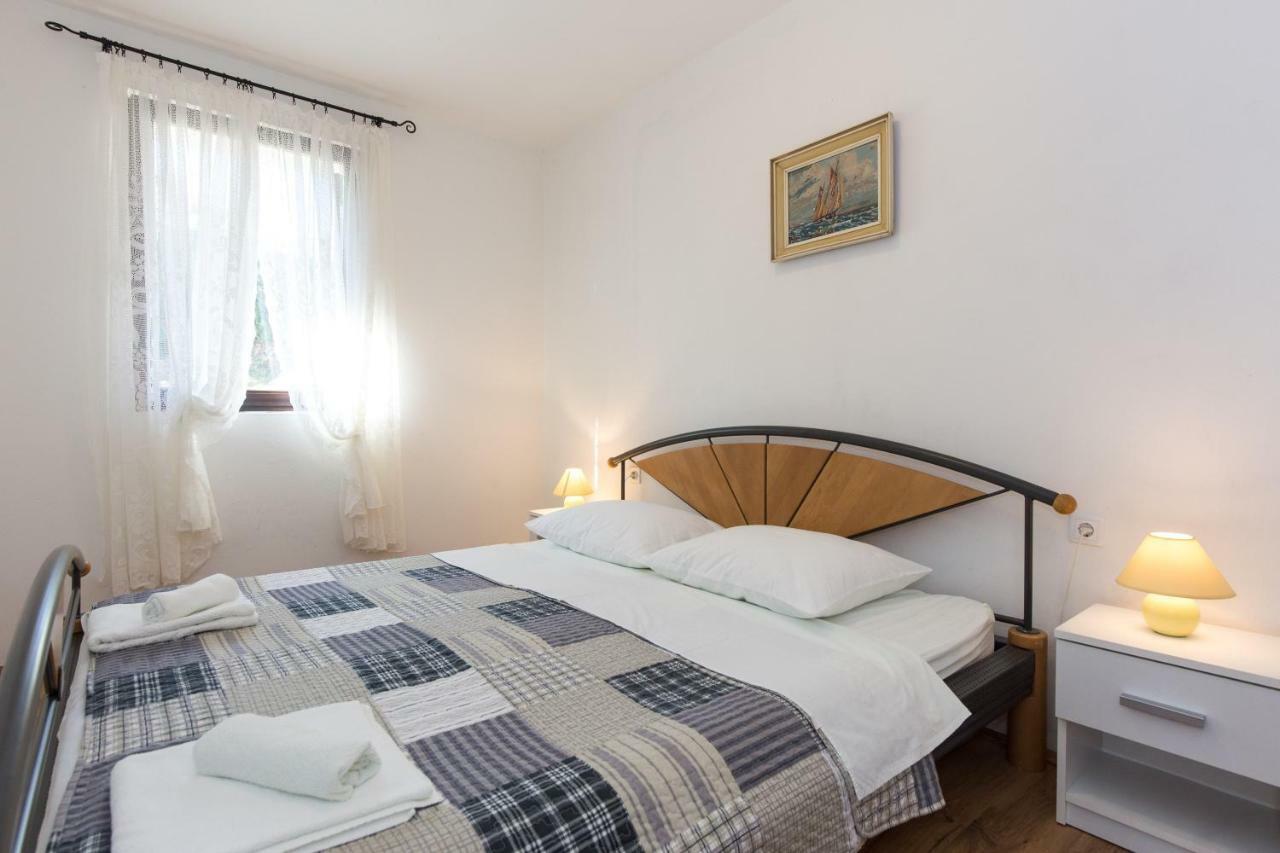 Apartments Karen Krk Town Εξωτερικό φωτογραφία