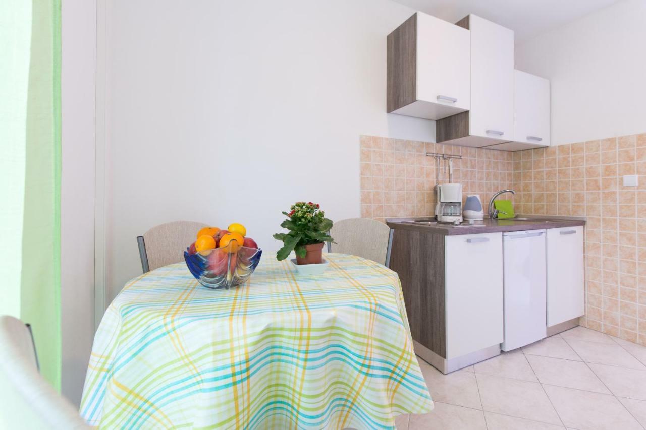 Apartments Karen Krk Town Εξωτερικό φωτογραφία