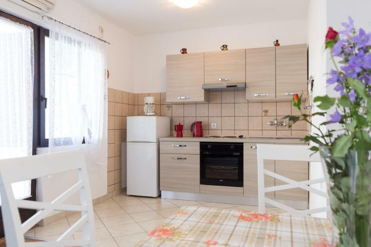 Apartments Karen Krk Town Εξωτερικό φωτογραφία
