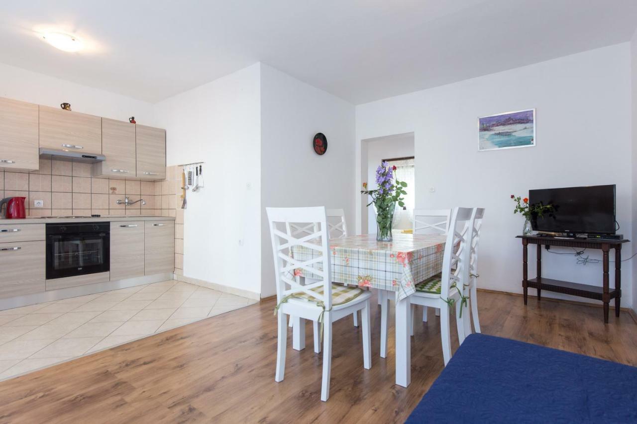 Apartments Karen Krk Town Εξωτερικό φωτογραφία