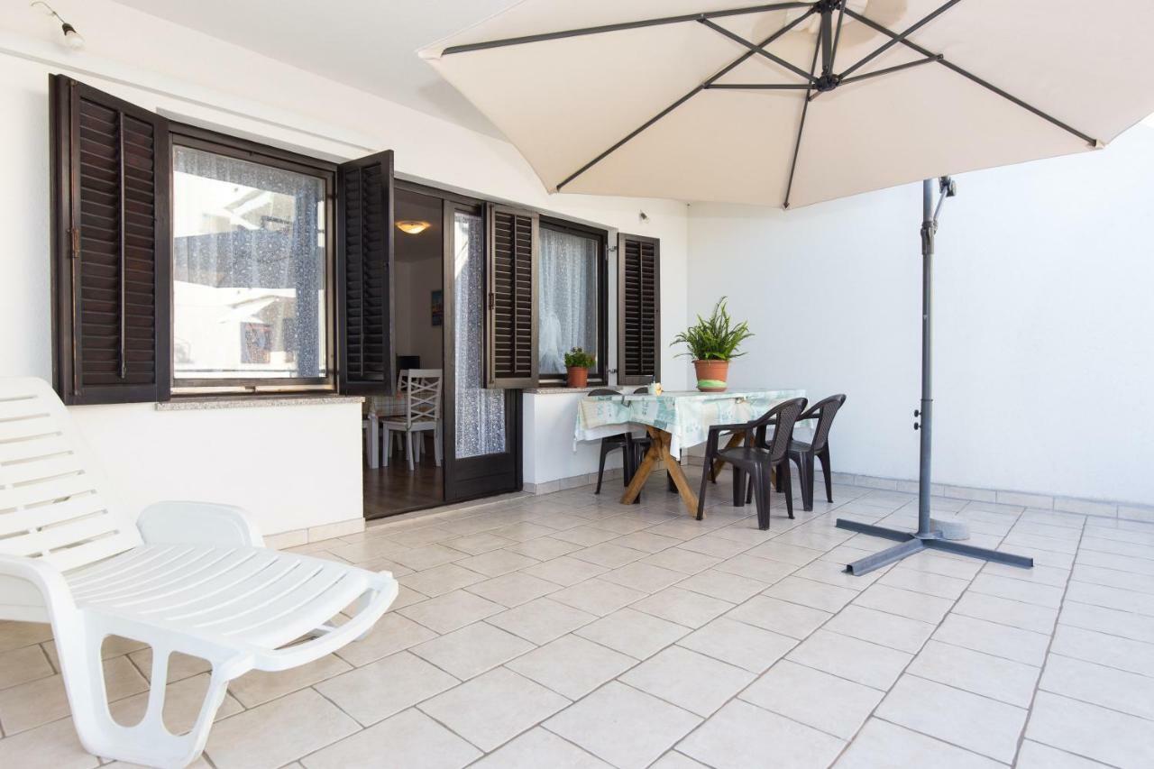 Apartments Karen Krk Town Εξωτερικό φωτογραφία