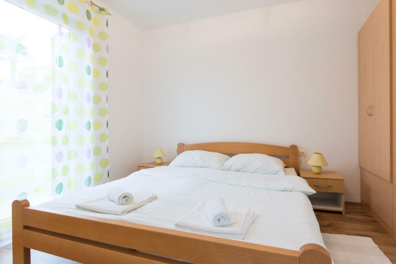 Apartments Karen Krk Town Εξωτερικό φωτογραφία