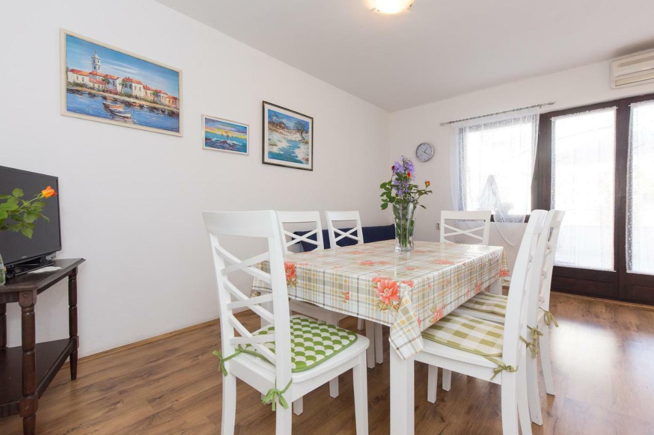 Apartments Karen Krk Town Εξωτερικό φωτογραφία